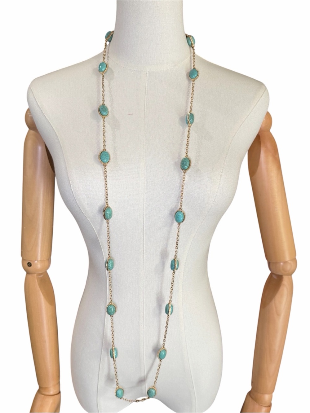 Turquoise Layered Oval Beaded Necklace - Picture 3 of 7